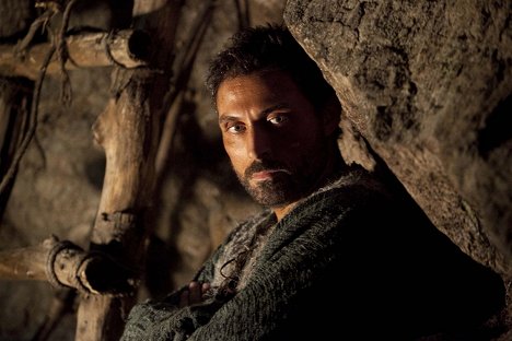 Rufus Sewell - The Pillars of the Earth - Photos