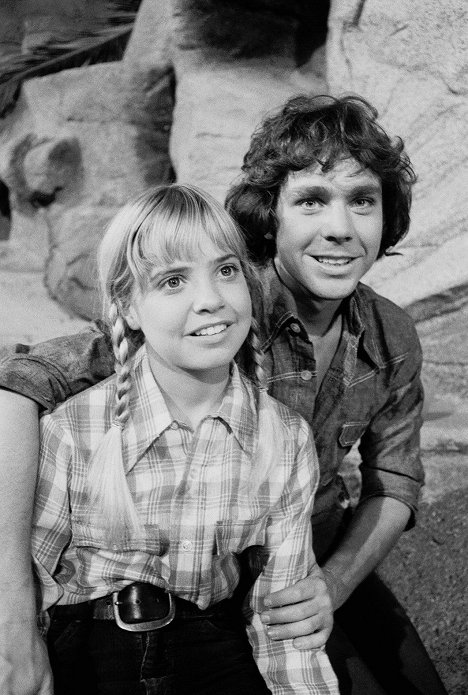 Kathy Coleman, Wesley Eure - Land of the Lost - Film
