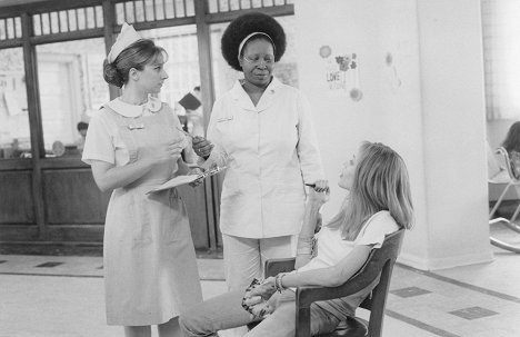 Anne Connors, Whoopi Goldberg, Angelina Jolie - Girl, Interrupted - Photos