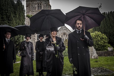 Greg Austin, Hannah Tointon, Kara Tointon, Kika Markham, Jeremy Piven - Mr. Selfridge - Episode 1 - Photos