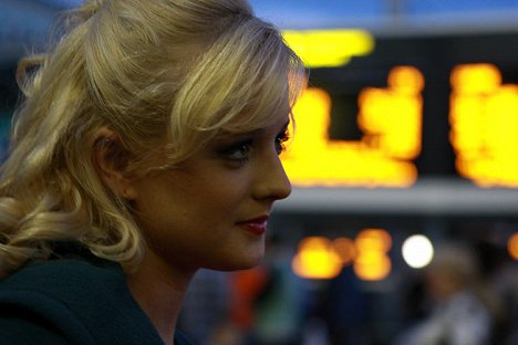 Men ginekologning tekshiruviga josuslik qildim Qul porno komikslar