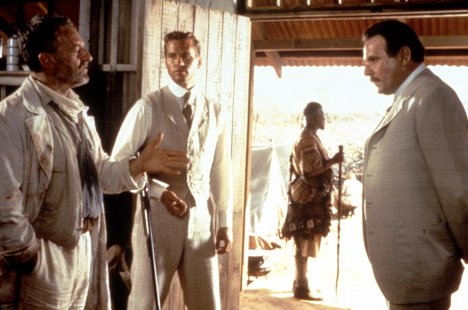 Bernard Hill, Val Kilmer, Tom Wilkinson - Lovci lvů - Z filmu
