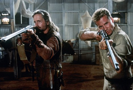 Michael Douglas, Val Kilmer - The Ghost and the Darkness - Photos