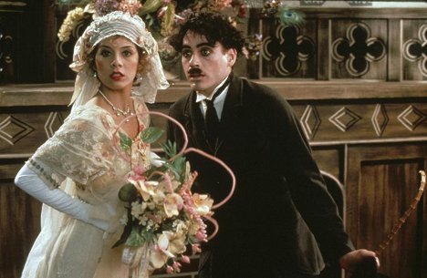 Marisa Tomei, Robert Downey Jr. - Chaplin - Kuvat elokuvasta