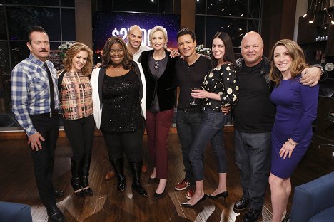 Thomas Lennon, Alyssa Milano, Retta, Jane Lynch, Mario Lopez, Paget Brewster, Michael Chiklis - Hollywood Game Night - Kuvat kuvauksista