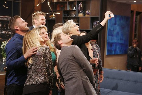 Curtis Stone, Matthew Morrison, Jane Lynch - Hollywood Game Night - Van de set