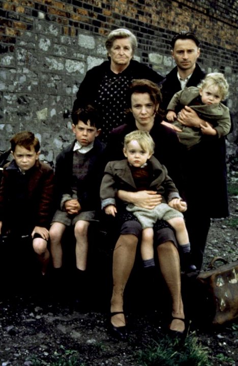 Shane Murray-Corcoran, Joe Breen, Emily Watson, Robert Carlyle - Angela's Ashes - Van film