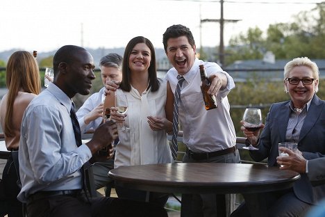 Casey Wilson, Ken Marino - Marry Me - Pilot - Photos