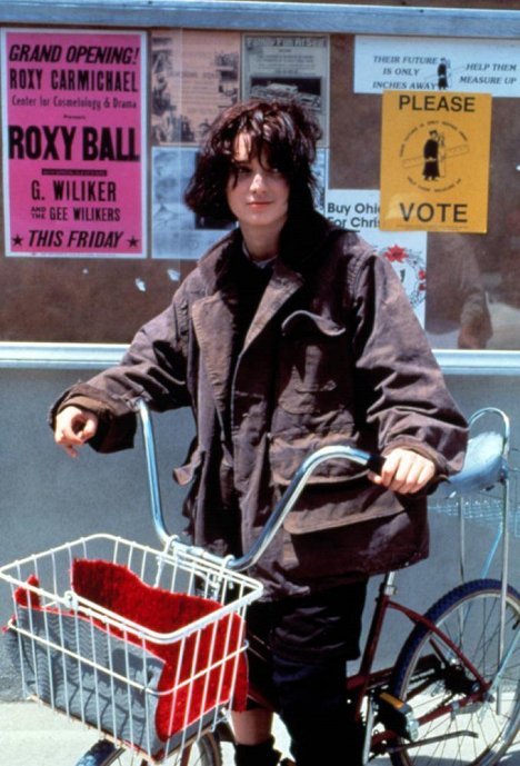 Winona Ryder - Welcome Home, Roxy Carmichael - Van film