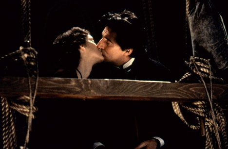 Winona Ryder, Gabriel Byrne - Little Women - Photos