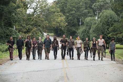 Tyler James Williams, Seth Gilliam, Norman Reedus, Alanna Masterson, Melissa McBride, Josh McDermitt, Danai Gurira, Andrew Lincoln, Steven Yeun, Lauren Cohan, Sonequa Martin-Green, Christian Serratos, Michael Cudlitz, Chandler Riggs - The Walking Dead - Lebende Tote - Filmfotos