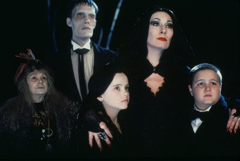 Judith Malina, Carel Struycken, Christina Ricci, Anjelica Huston, Jimmy Workman - Die Addams Family - Filmfotos
