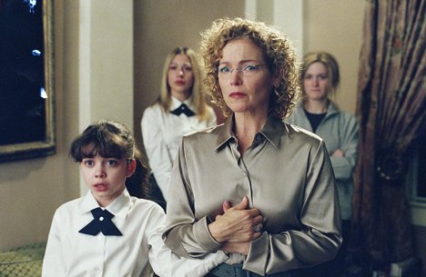 Sarah Hyland, Amy Irving - Law & Order: Special Victims Unit - Repression - Photos