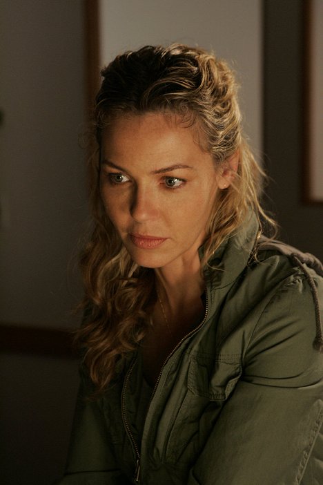 Connie Nielsen - Law & Order: Special Victims Unit - Cage - Photos