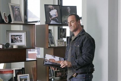 Christopher Meloni - Law & Order: Special Victims Unit - Gift - Filmfotos