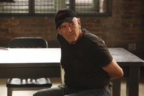 R. Lee Ermey - Law & Order: Special Victims Unit - Folterkammer - Filmfotos