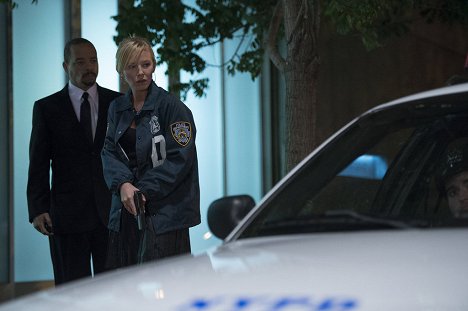 Kelli Giddish - Law & Order: Special Victims Unit - Internal Affairs - Photos