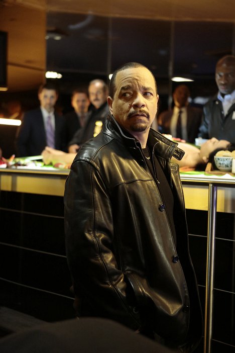 Ice-T - Law & Order: Special Victims Unit - Jersey Breakdown - Photos