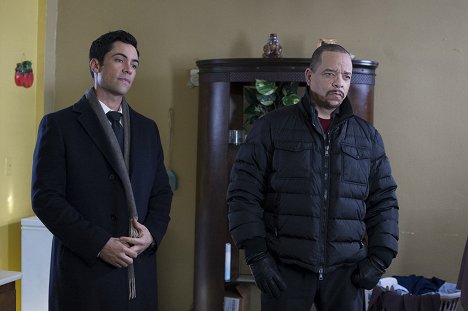 Danny Pino, Ice-T - Law & Order: Special Victims Unit - Betrayal's Climax - Van film