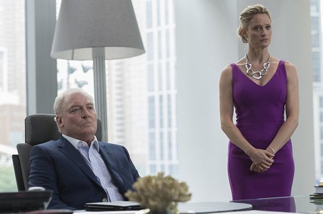 Stacy Keach, Teri Polo - Law & Order: Special Victims Unit - American Disgrace - Photos