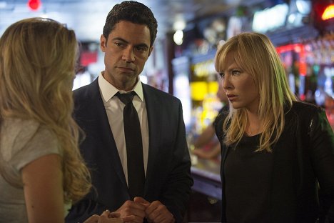 Danny Pino, Kelli Giddish - Law & Order: Special Victims Unit - Producer's Backend - Photos