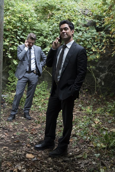 Peter Scanavino, Danny Pino - Law & Order: Special Victims Unit - Glasgowman's Wrath - Photos