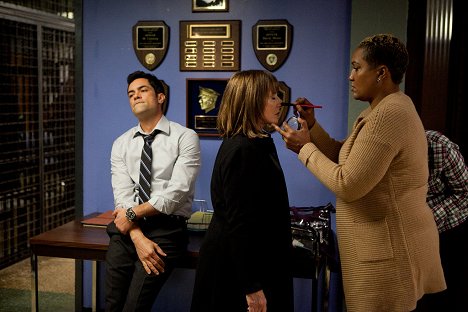 Danny Pino, Patti LuPone - Law & Order: Special Victims Unit - Agent Provocateur - Making of