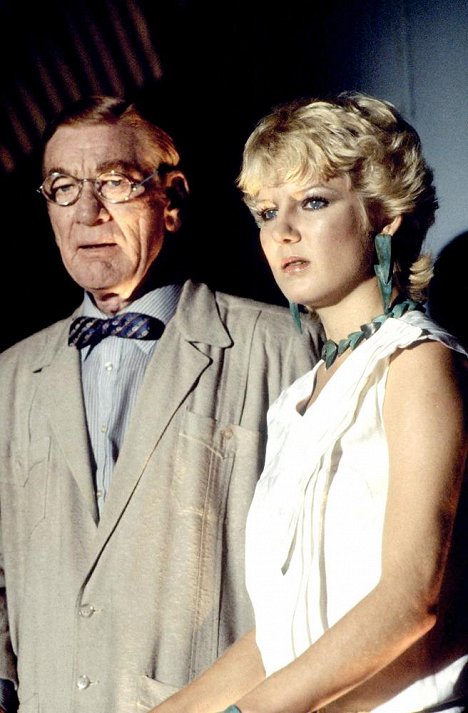 Kenneth Tobey, Diana Scarwid - Strange Invaders - Film