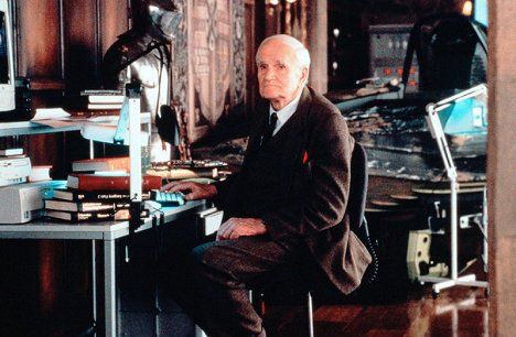 Desmond Llewelyn - The World Is Not Enough - Photos