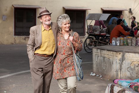 Ronald Pickup, Diana Hardcastle - The Second Best Exotic Marigold Hotel - Photos