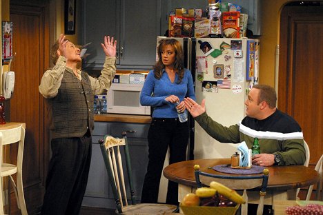 Jerry Stiller, Leah Remini, Kevin James - The King of Queens - Photos
