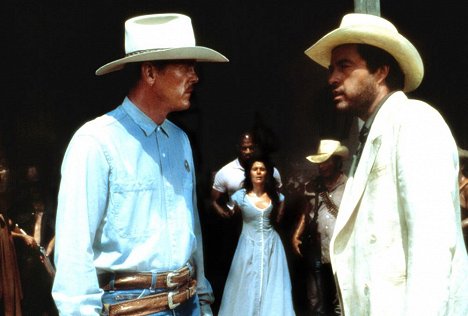 Nick Nolte, Maria Conchita Alonso, Tommy 'Tiny' Lister, Powers Boothe - Extreme Prejudice - Photos