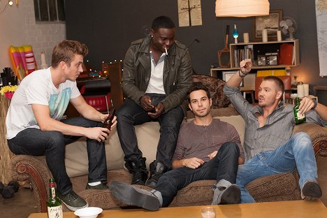 Kenny Wormald, Dayo Okeniyi, Skylar Astin, Chad Michael Murray - Cavemen - Photos