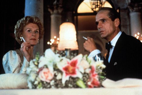 Glenn Close, Jeremy Irons - Reversal of Fortune - Photos