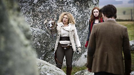 Alex Kingston, Karen Gillan - Doctor Who - Die Pandorica - Filmfotos