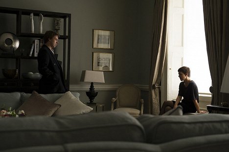 Andrew Buchan, Maggie Gyllenhaal - The Honourable Woman - Filmfotos
