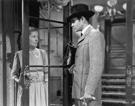 Joan Fontaine, Louis Jourdan - Letter from an Unknown Woman - Photos