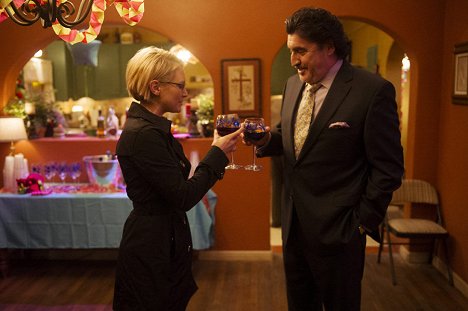 Nicky Whelan, Alfred Molina - Matador - Z filmu