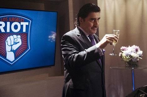 Alfred Molina - Matador - Photos