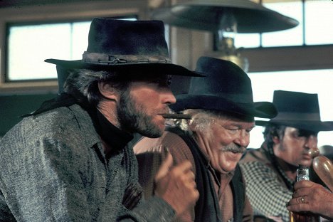 Clint Eastwood, Walter Barnes - Infierno de cobardes - De la película