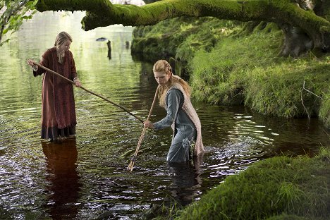 Ruby O'Leary, Katheryn Winnick - Vikingovia - Rites of Passage - Z filmu