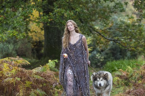 Alyssa Sutherland - Vikings - Renaissance - Film