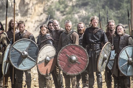 Gustaf Skarsgård, Travis Fimmel, Jefferson Hall, Donal Logue - Vikings - Bruderkrieg - Filmfotos