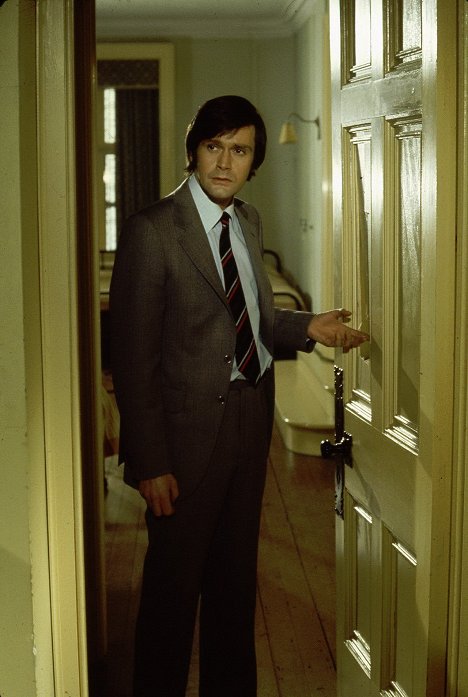 Ralph Bates - A Teia - Do filme