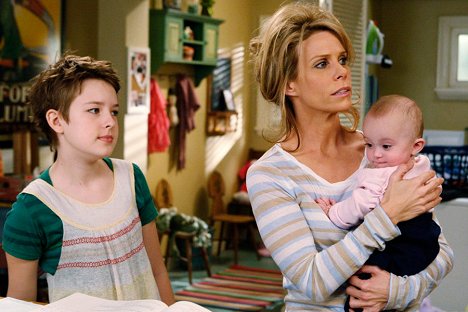 Cheryl Hines - In the Motherhood - Photos