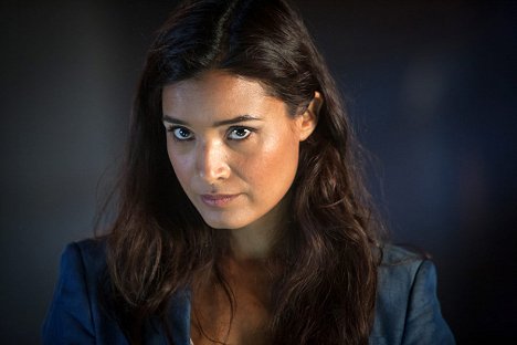 Shelley Conn - By Any Means - Filmfotos