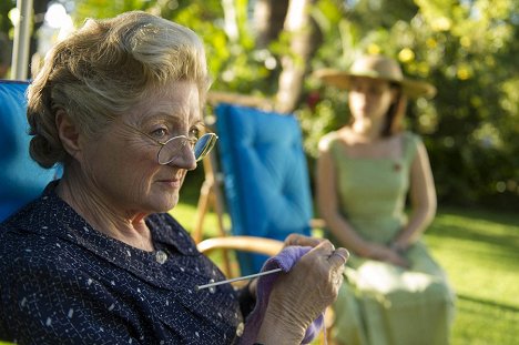 Julia McKenzie - Agatha Christie's Marple - Lomahotellin murhat - Kuvat elokuvasta