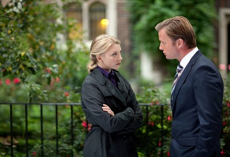 Natalie Dormer, Rupert Penry-Jones - Silk - De la película