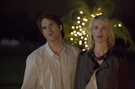 Will Forte, January Jones - The Last Man on Earth - Dunk the Skunk - Photos