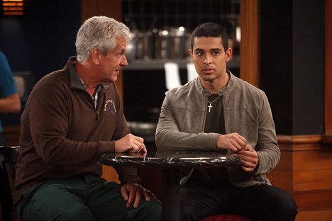 Lenny Clarke, Wilmer Valderrama - Are You There, Chelsea? - Photos